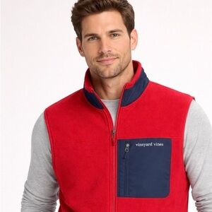 Vineyard Vines Men's Red and Navy Vest Medium
